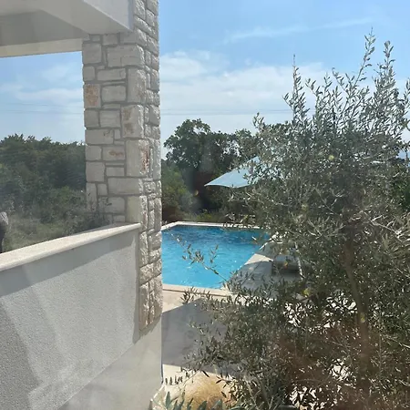 Luksuzna S Bazenom Marija Klara Villa